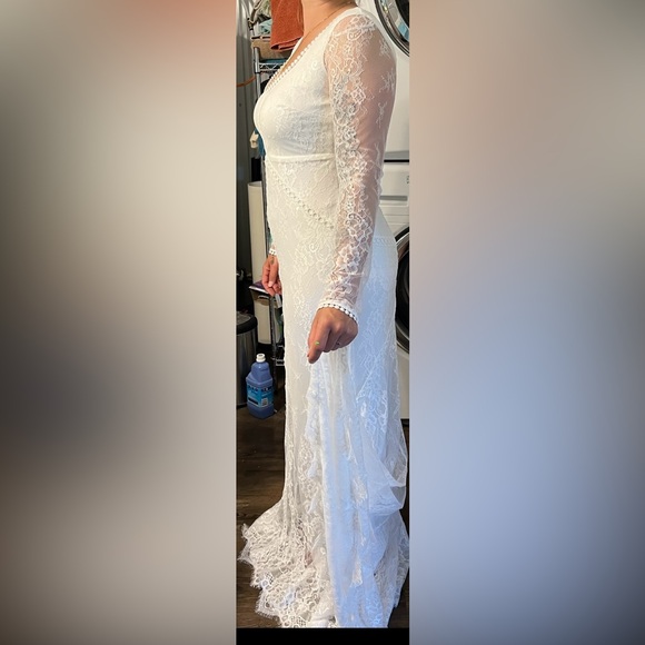 Lulus lace open back wedding dress - Picture 5 of 9